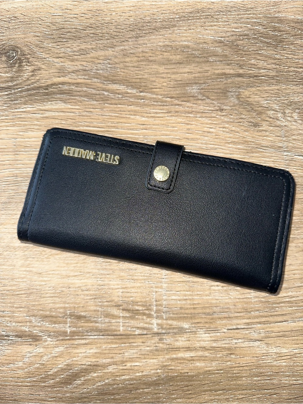 Steve Madden Black Vegan Leather Slim Continental Wallet – Gold Hardware